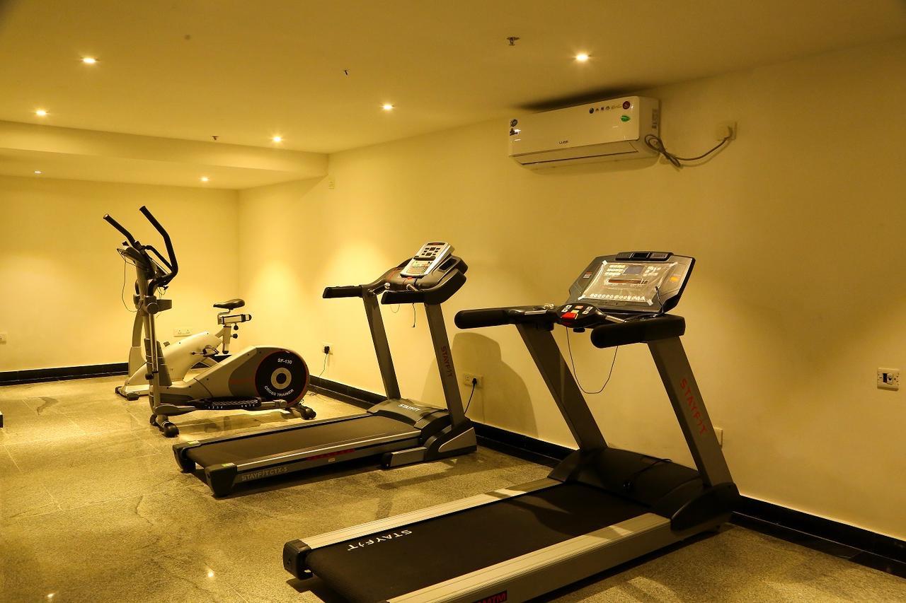 Hotel Deccan Serai, Hitec City, Гайдарабад Екстер'єр фото
