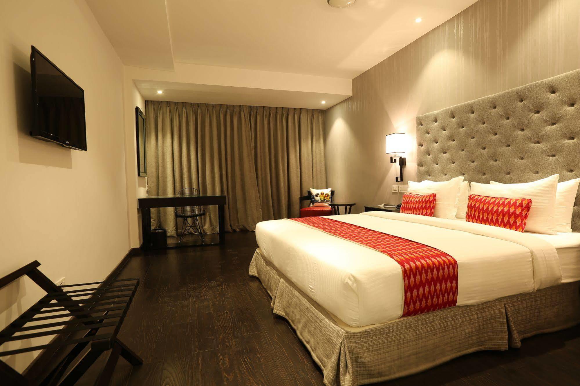 Hotel Deccan Serai, Hitec City, Гайдарабад Екстер'єр фото